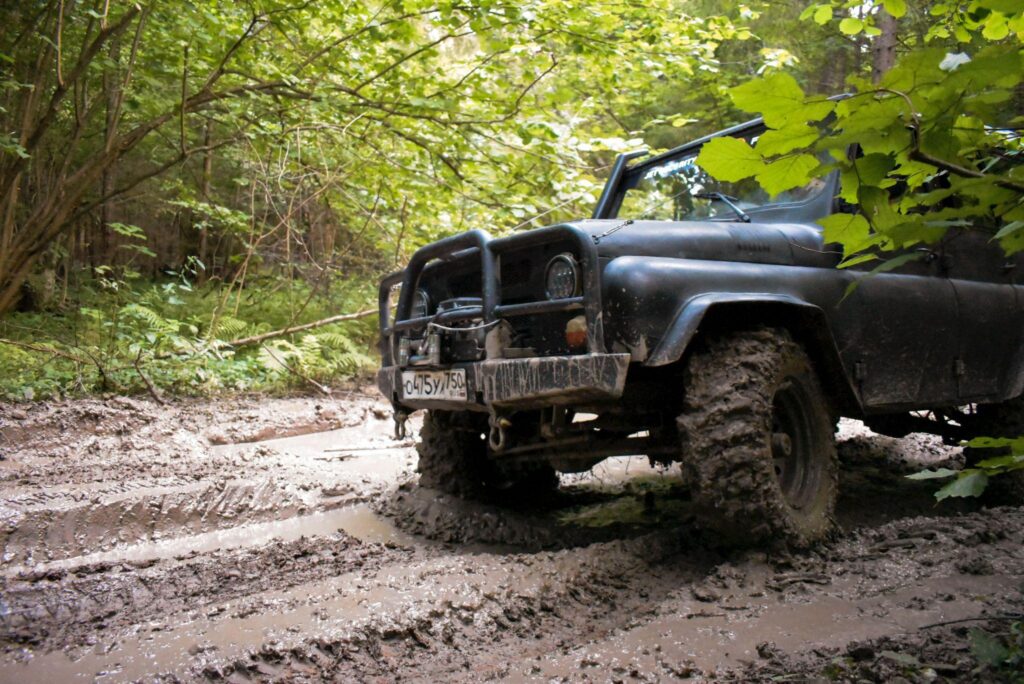 5 Essential Tools and Equipment for Tyre Repair: Keep Driving Off-Road!