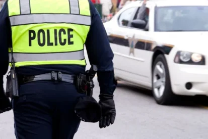 Your Vacation Home and Security: 3 Ways to Work With the Police